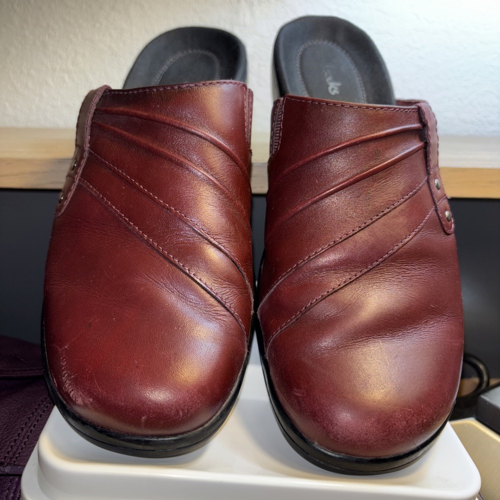 Clarks Prairie Flower Burgundy Leather Slip On Mule Shoes Size 8.5 M